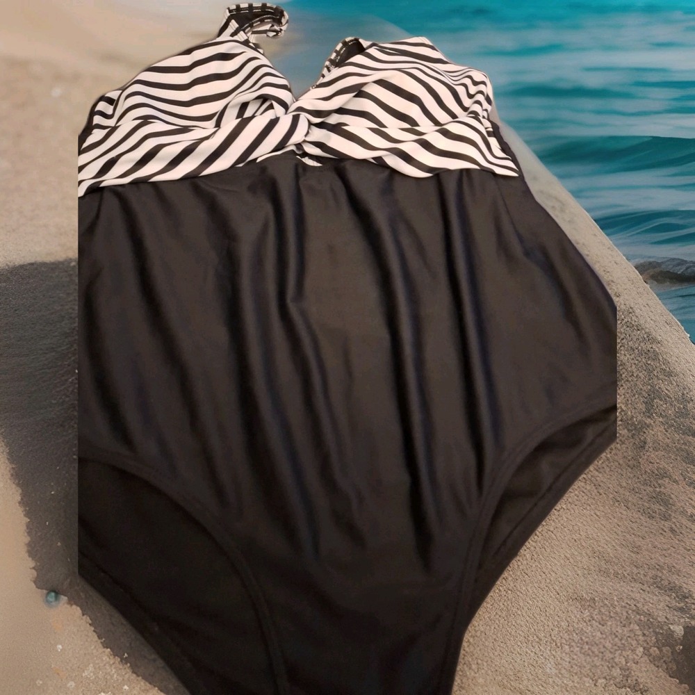 Womens Black Bottom N Black n White Stripe Top 1 Piece 20W Bathing Suit G -011